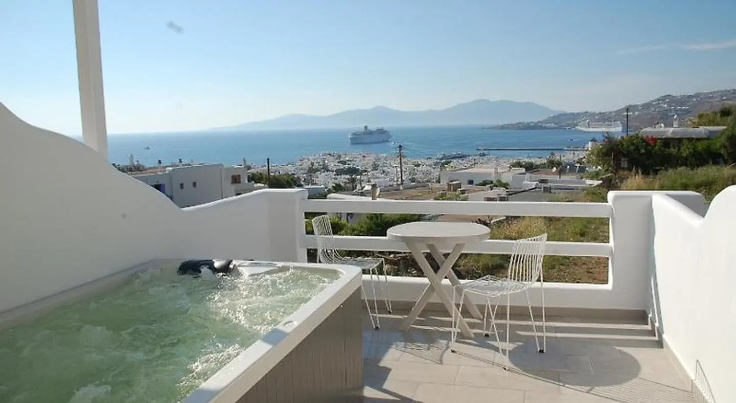 Constantina Zorz Xydakis OUTDOOR_POOL