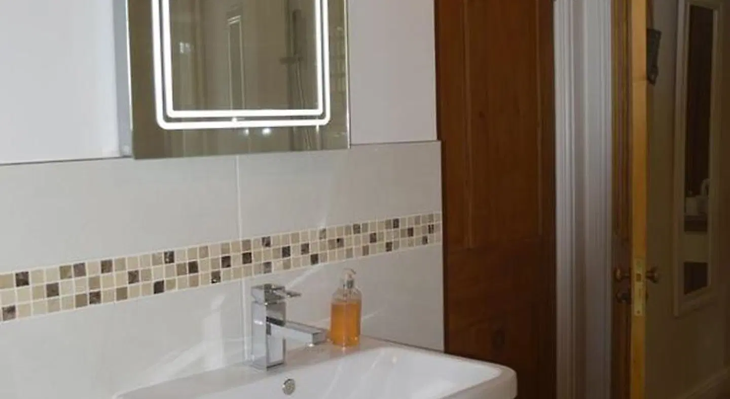 Troedyrhiw Bed & Breakfast Badezimmer