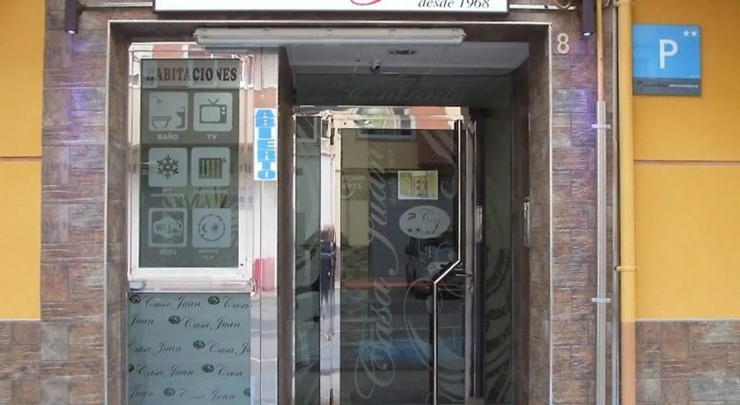 Hostal Residencia Casa Juan EXTERIOR
