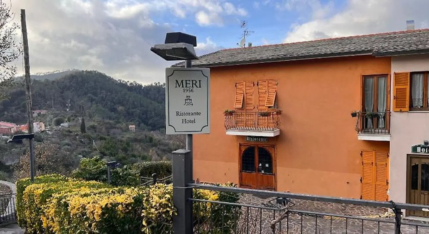 Hotel Meri EXTERIOR