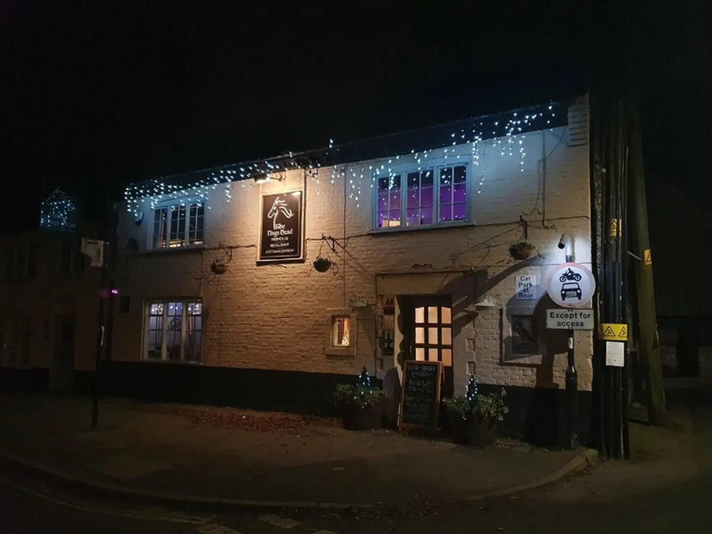 The Nags Head EXTERIOR