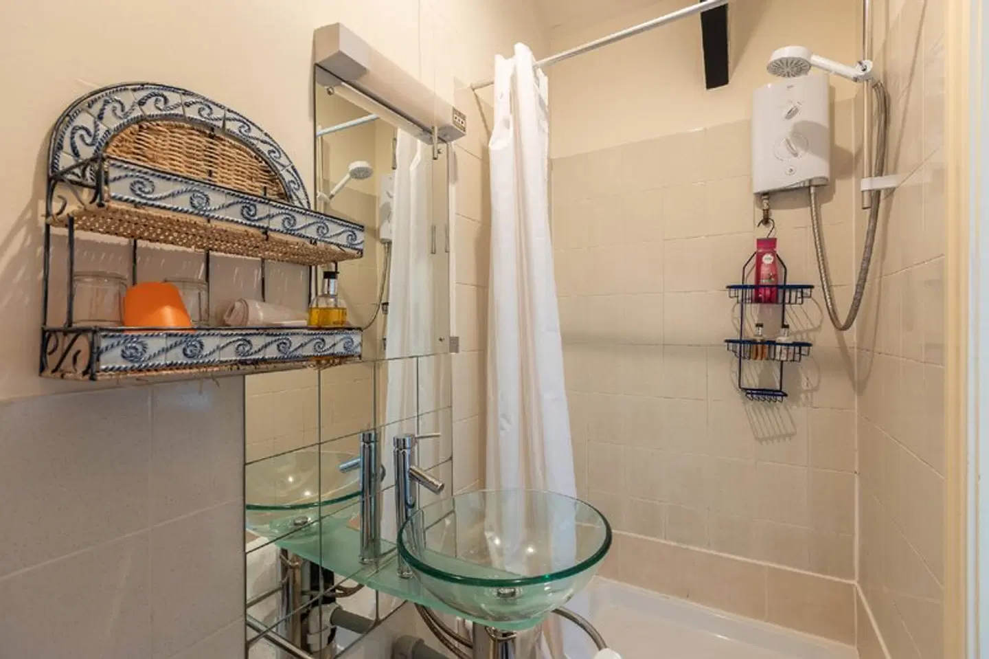 Crossways Rooms & Breakfast Badezimmer