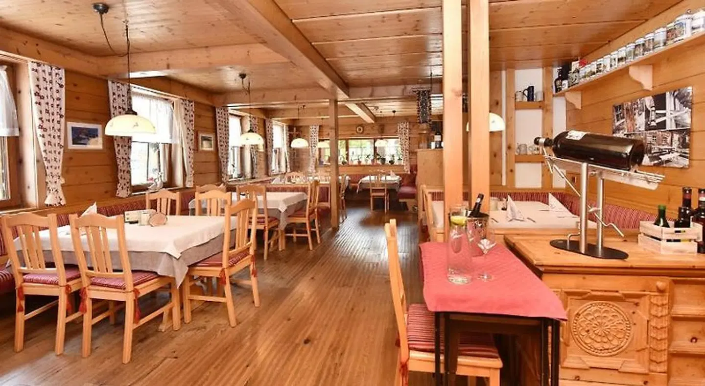 Gasthaus & Pension Alphorn Restaurant