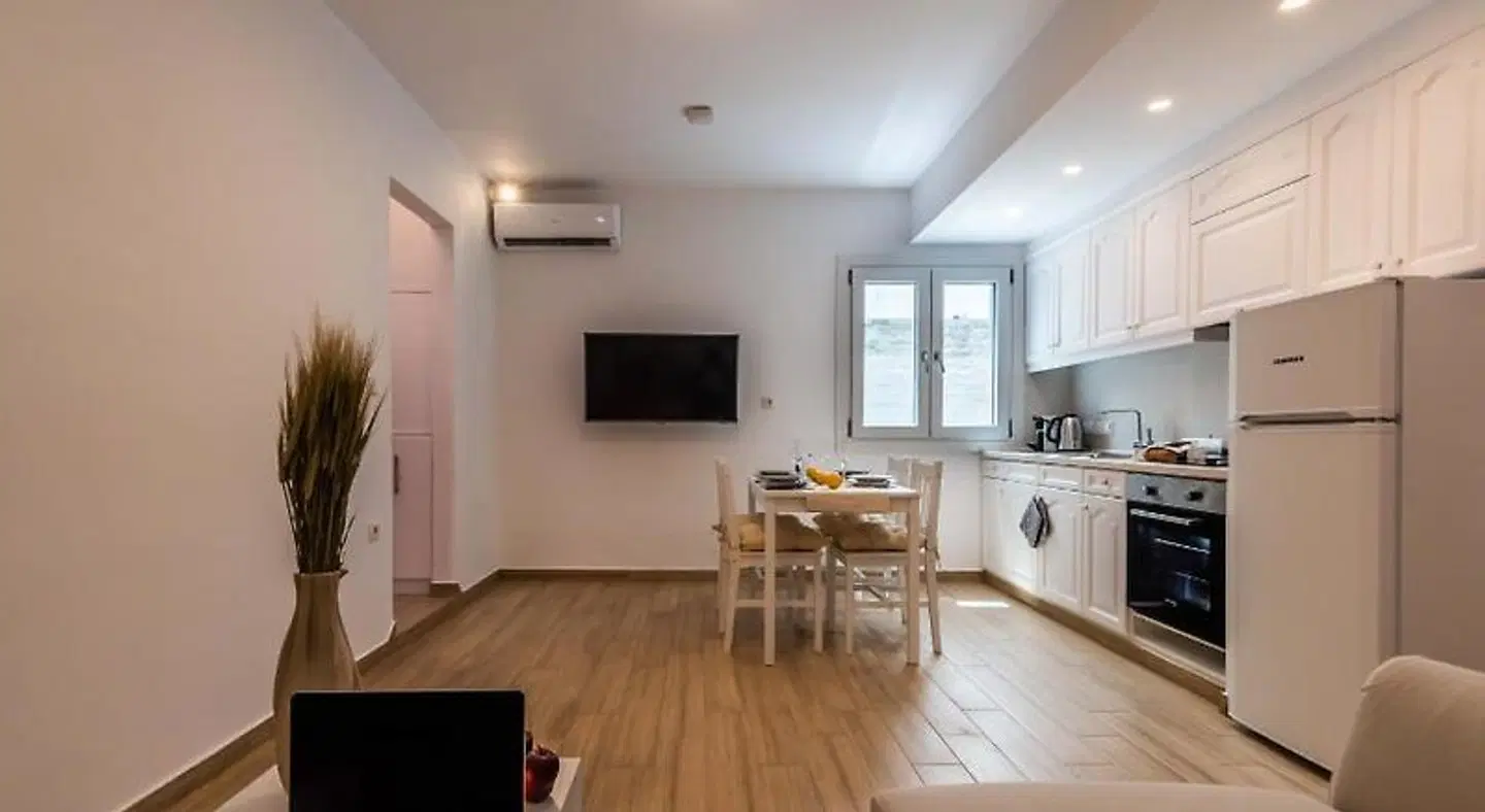 White Rock Milos Suites ROOM_EXAMPLE