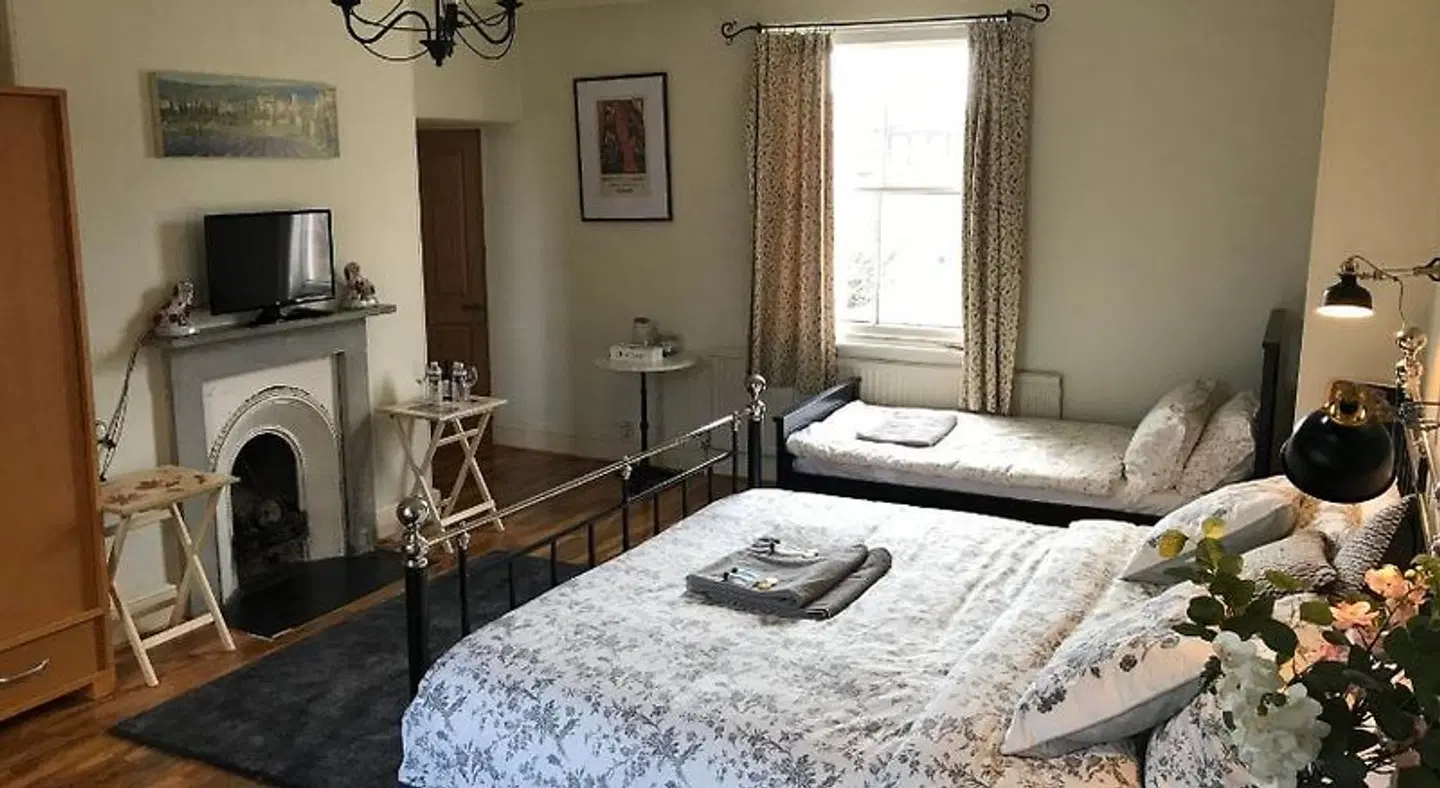The Hollies ROOM_EXAMPLE