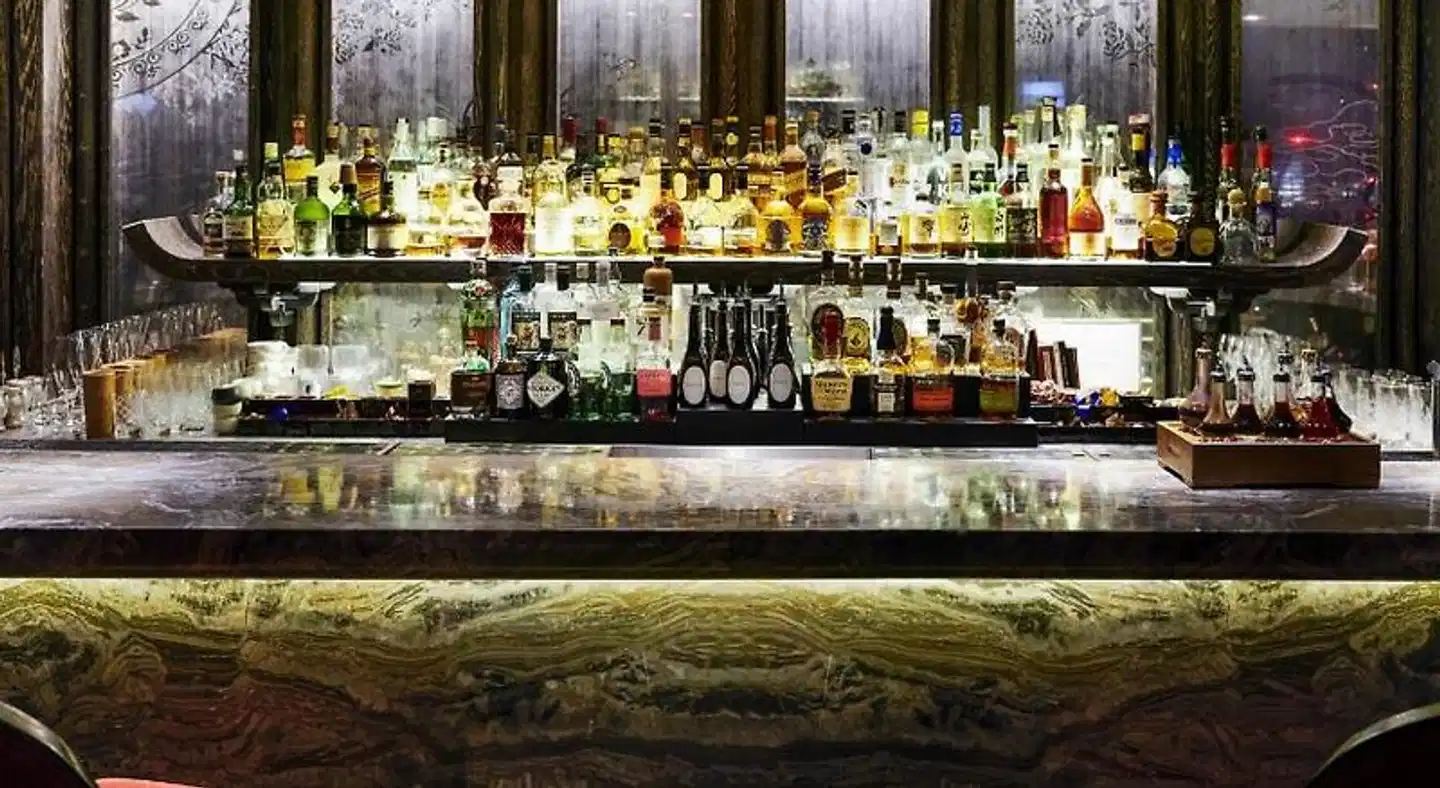 Shangri-La Hotel, At The Shard, London Bar