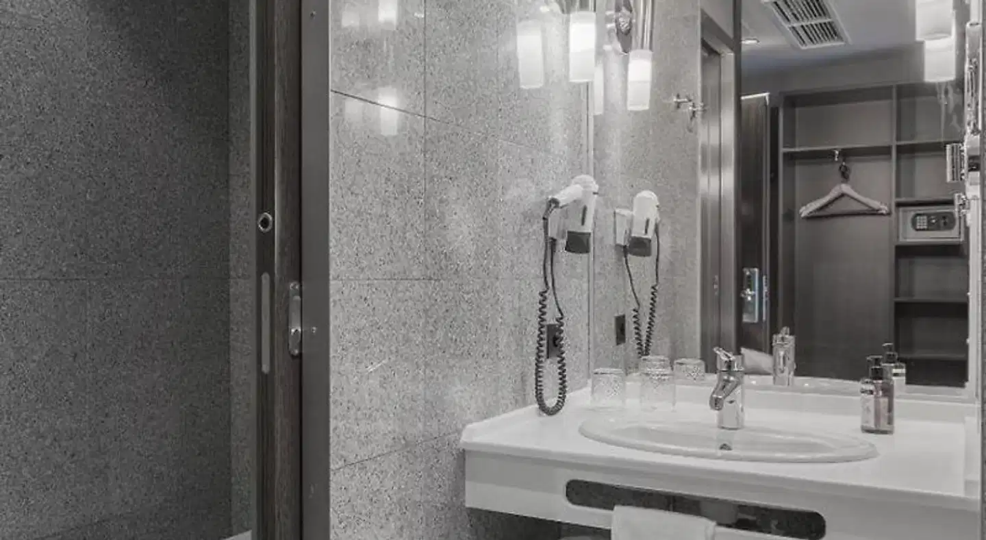 Centro Hotel Kurfürstendamm Badezimmer
