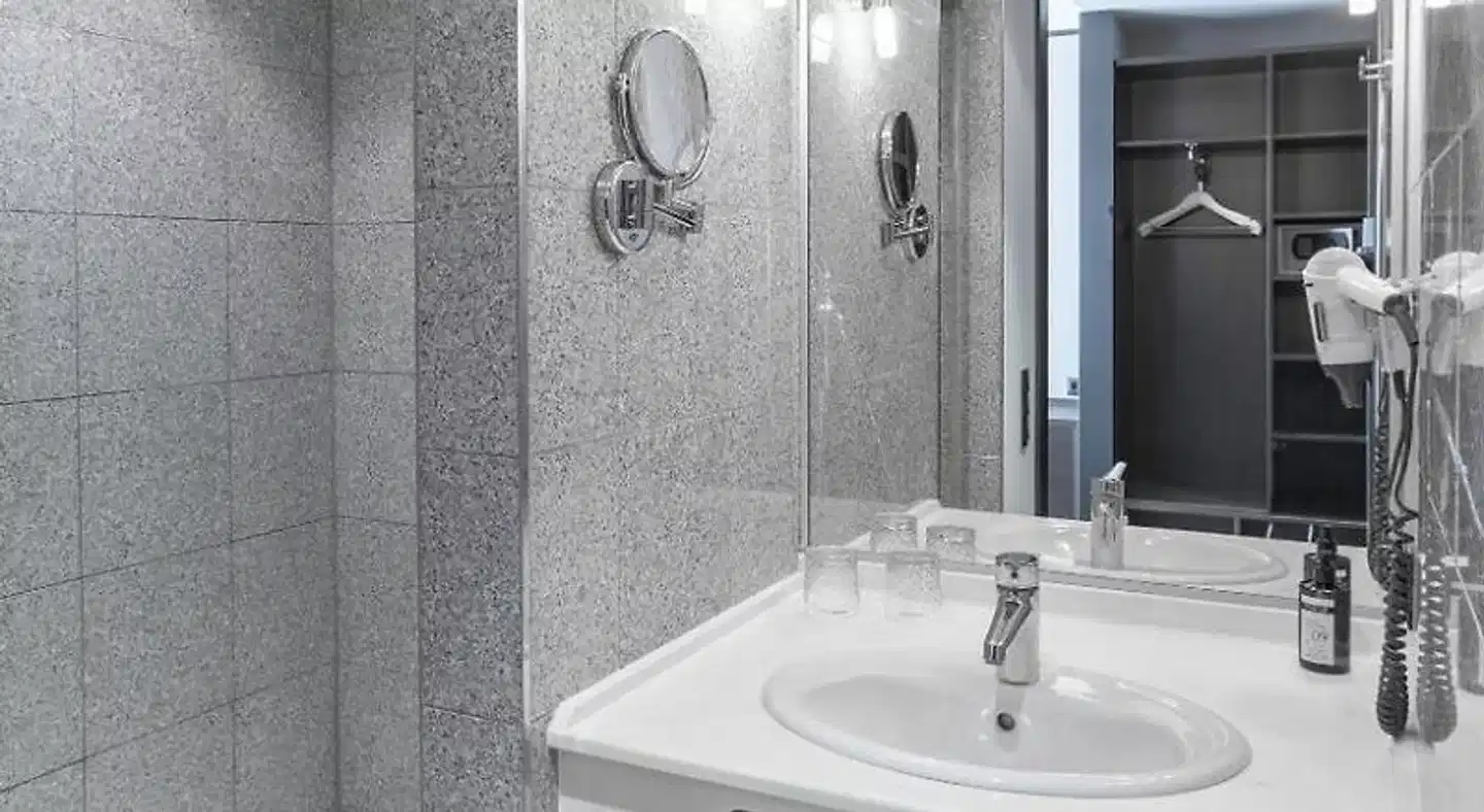 Centro Hotel Kurfürstendamm Badezimmer