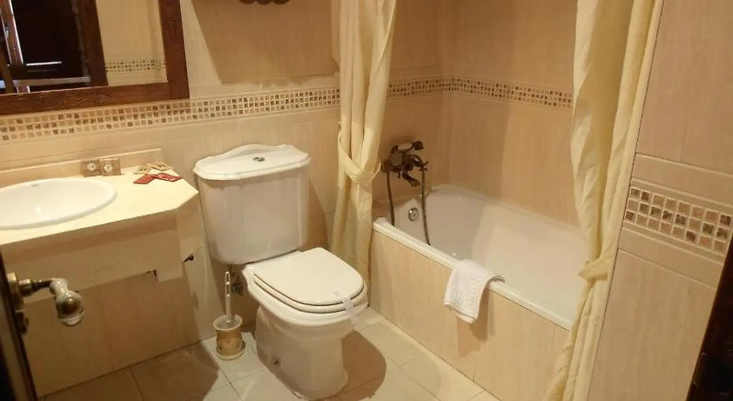 Hostal Virgen de la Encina Badezimmer