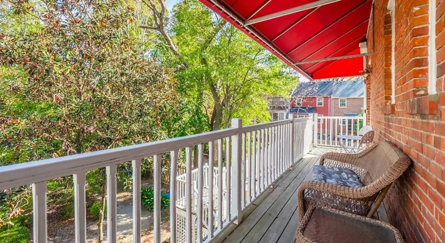 Front Street Inn Terrasse