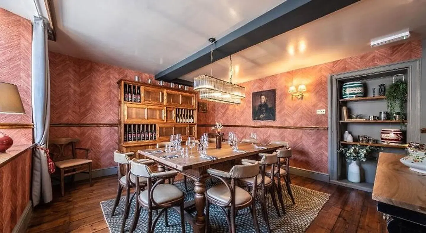 The Feathers Hotel Bar