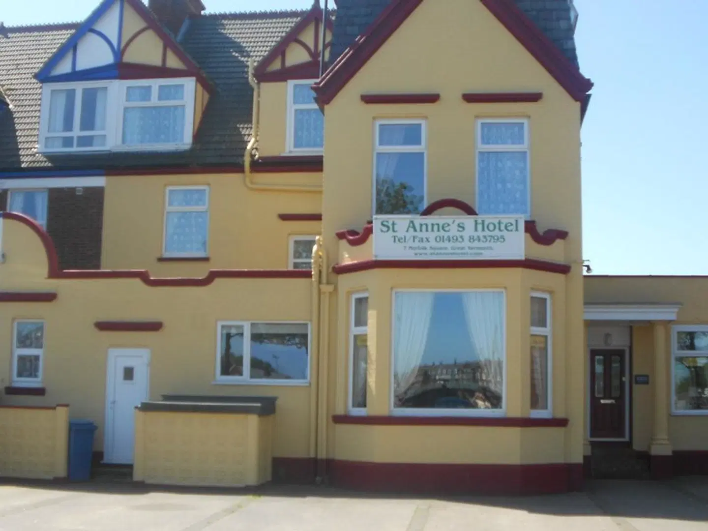 St Annes Hotel EXTERIOR