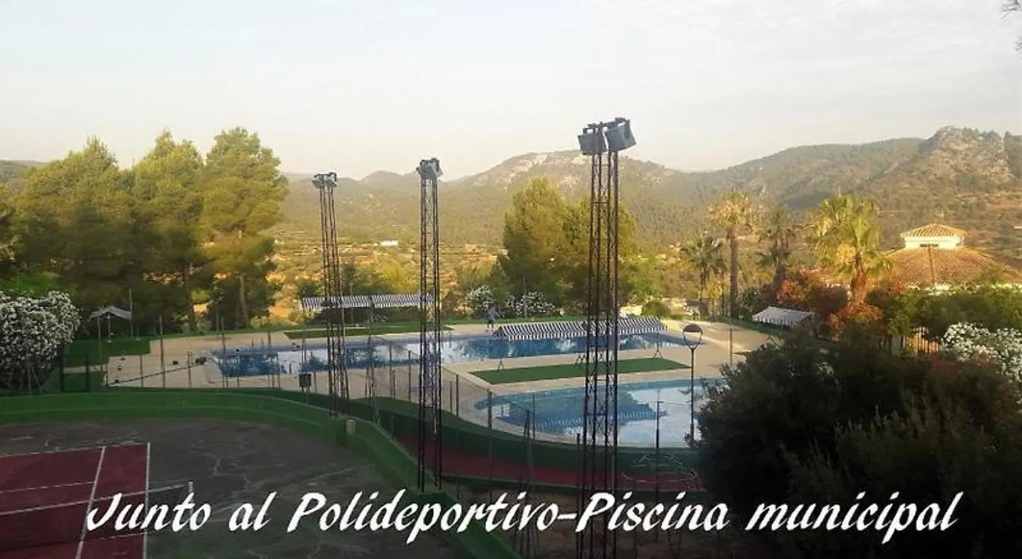 Hotel de Montaña La Rocha OUTDOOR_POOL