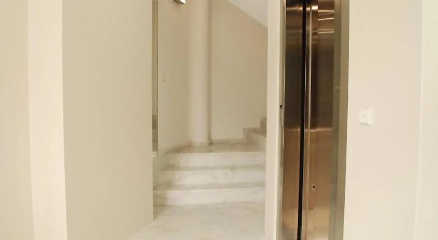Puerta de Serranos ROOM_EXAMPLE