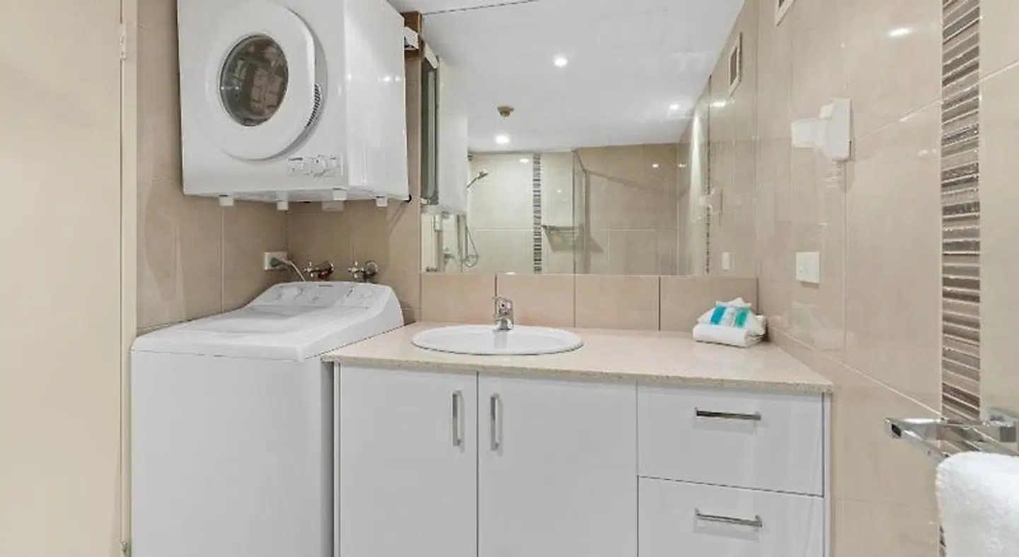 Broadbeach Pacific Resort Badezimmer