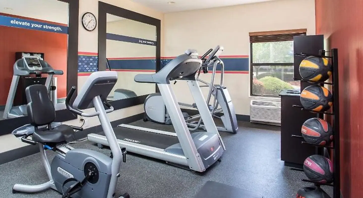 Hampton Inn Shawnee SPORTS_AND_LEISURE