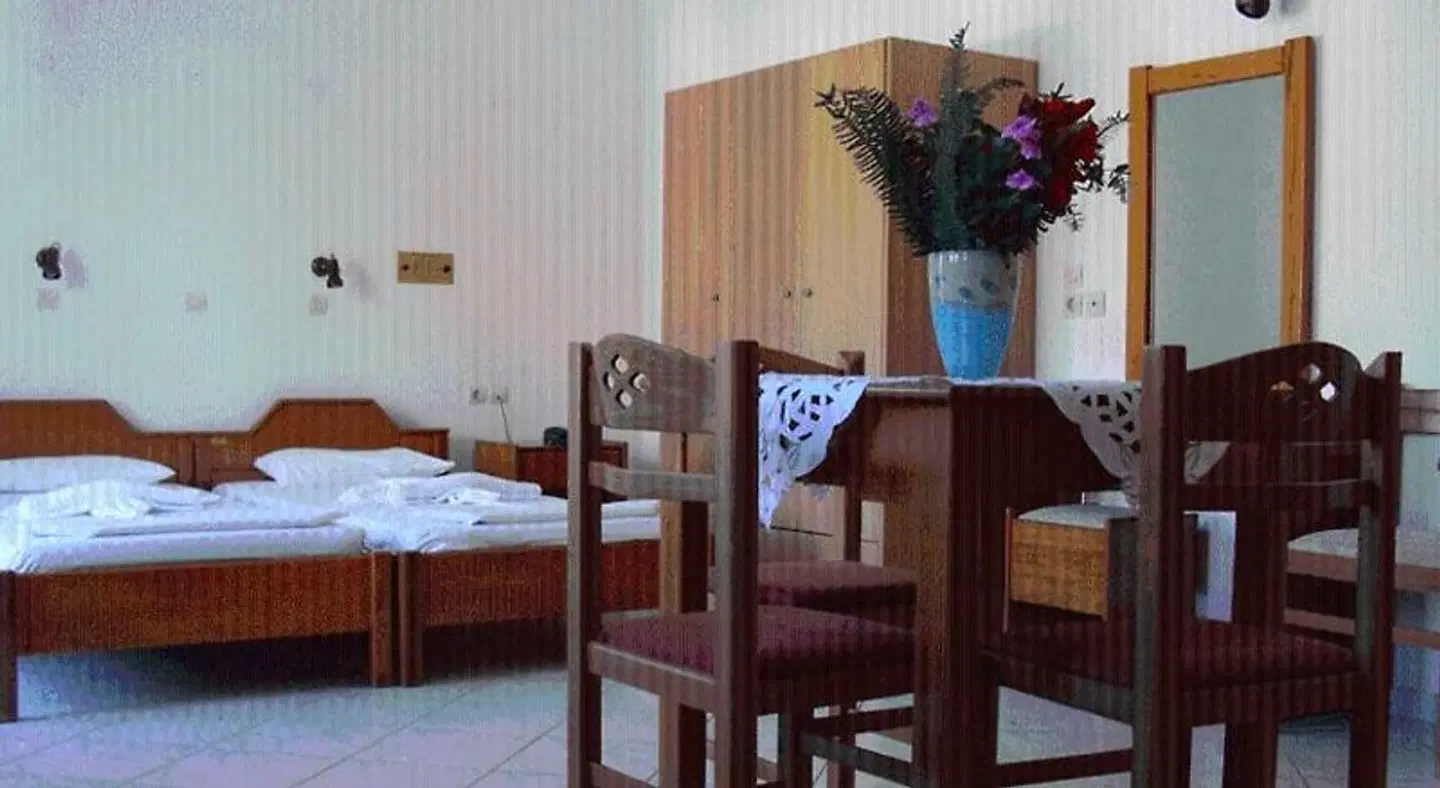 Alexandra ROOM_EXAMPLE