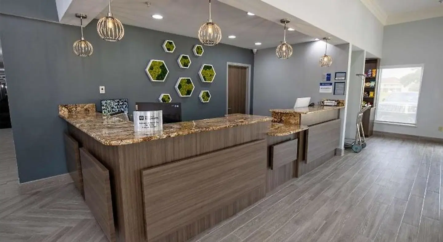 Best Western Plus Vermilion River Inn & Suites LOUNGE_LOBBY