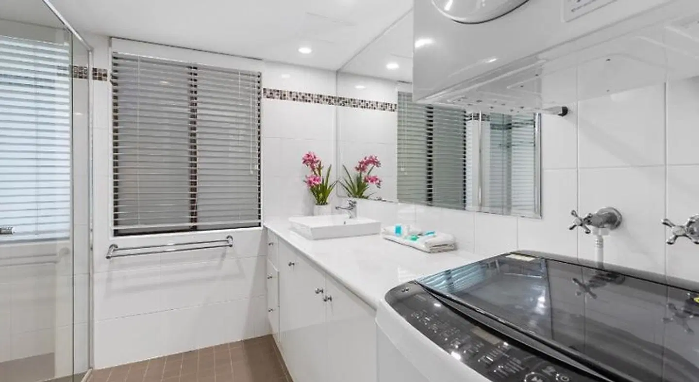 Broadbeach Pacific Resort Badezimmer