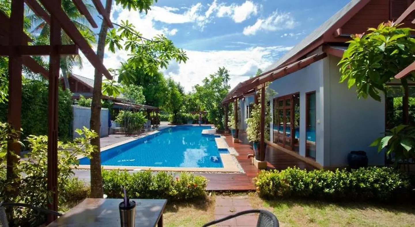 Ardea Resort Pool Villa Garten
