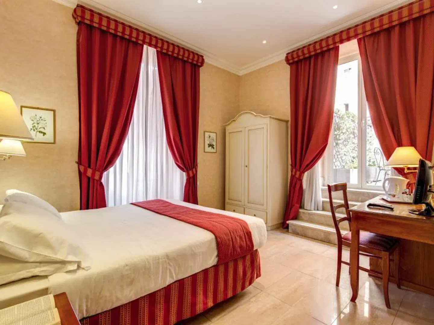 Roman Terrace ROOM_EXAMPLE