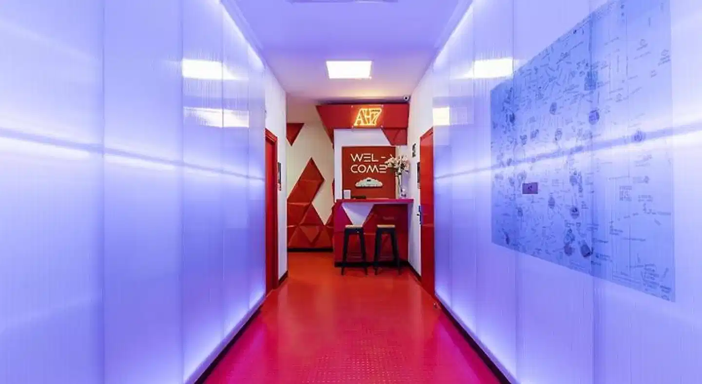 Art Seven Hostel Capsules Wohnbeispiel