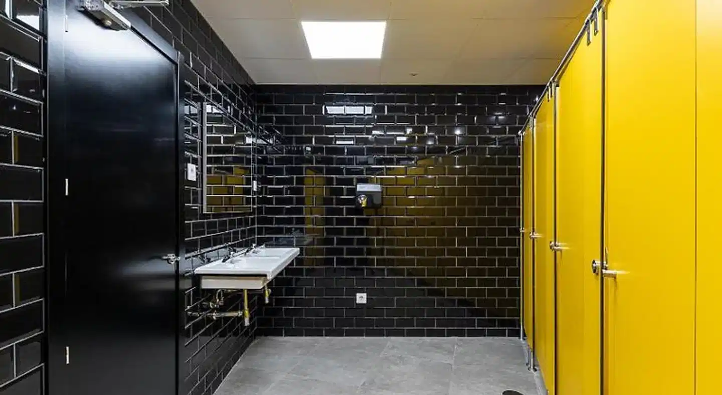 Art Seven Hostel Capsules Lobby