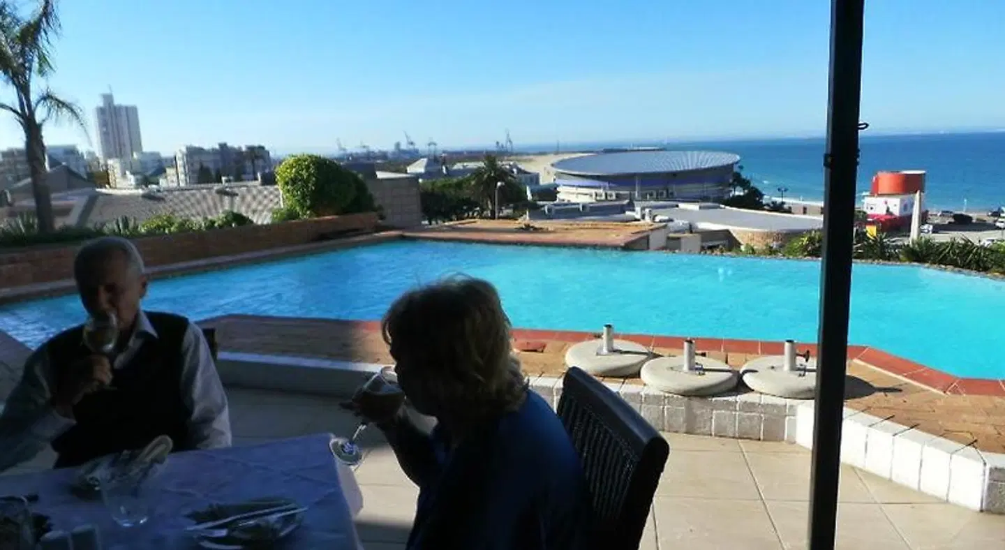 The Chapman Hotel & Conference Centre OUTDOOR_POOL