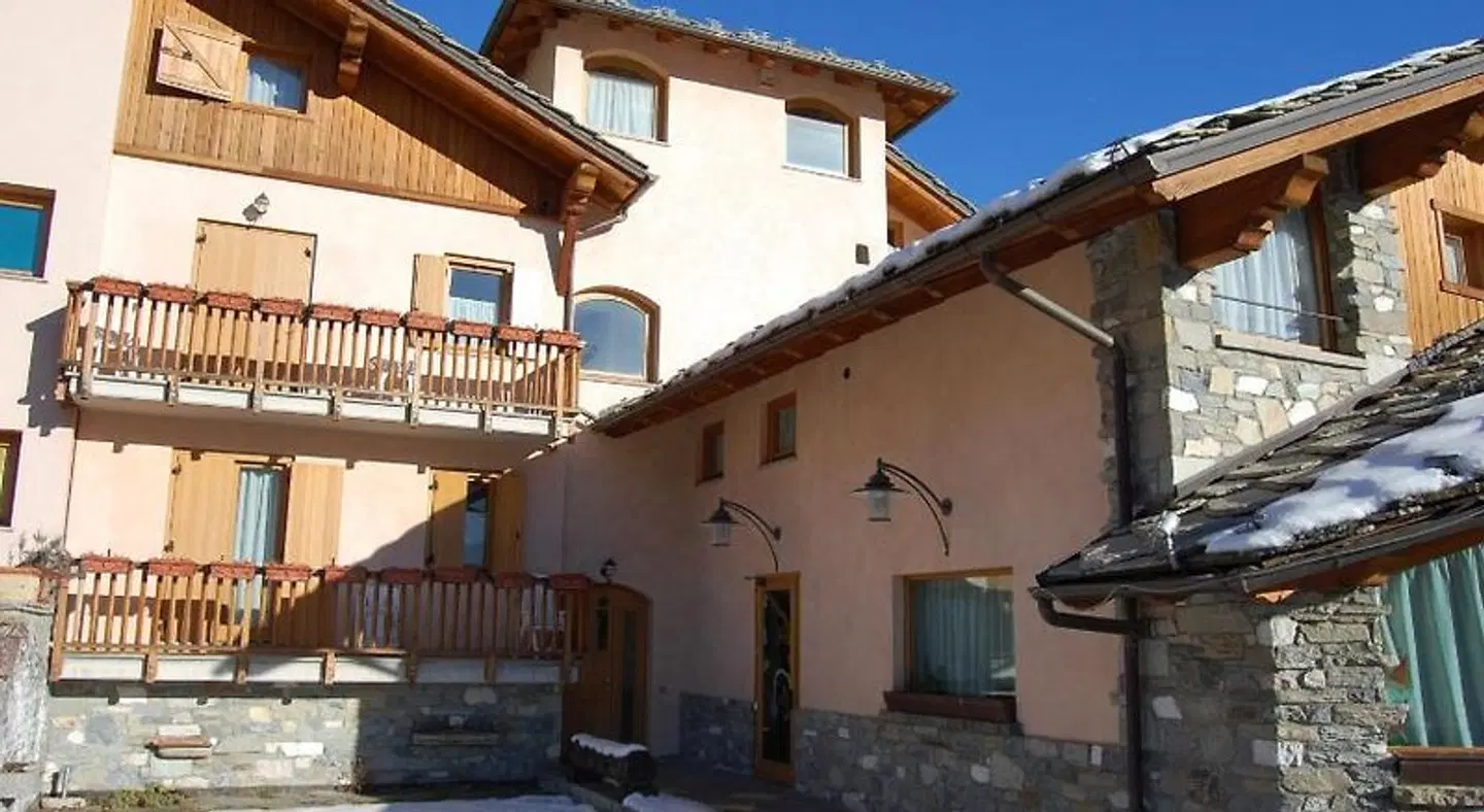 Lo Fleye EXTERIOR