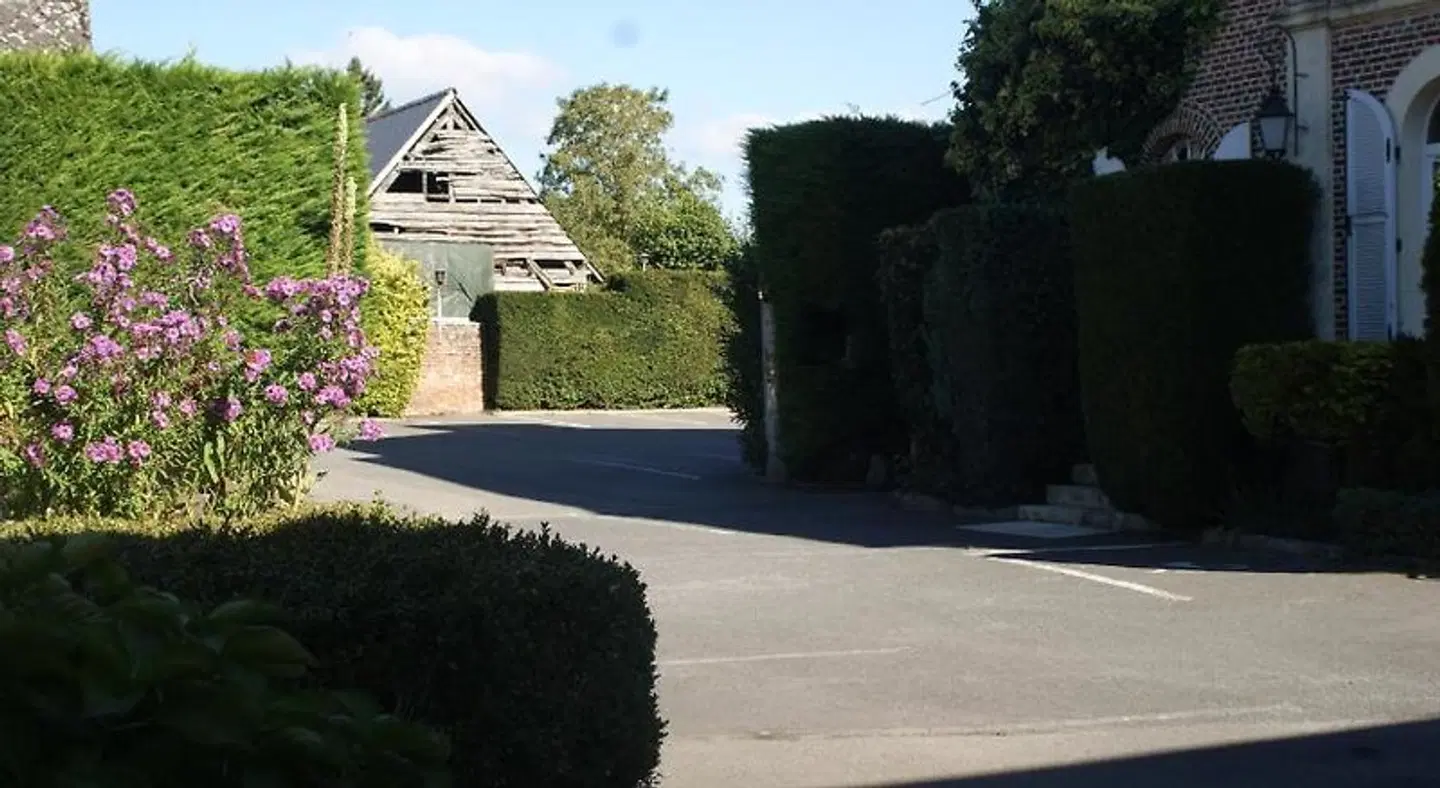 Logis Le Clos Du Montvinage Rest. Auberge Val De L'oise EXTERIOR
