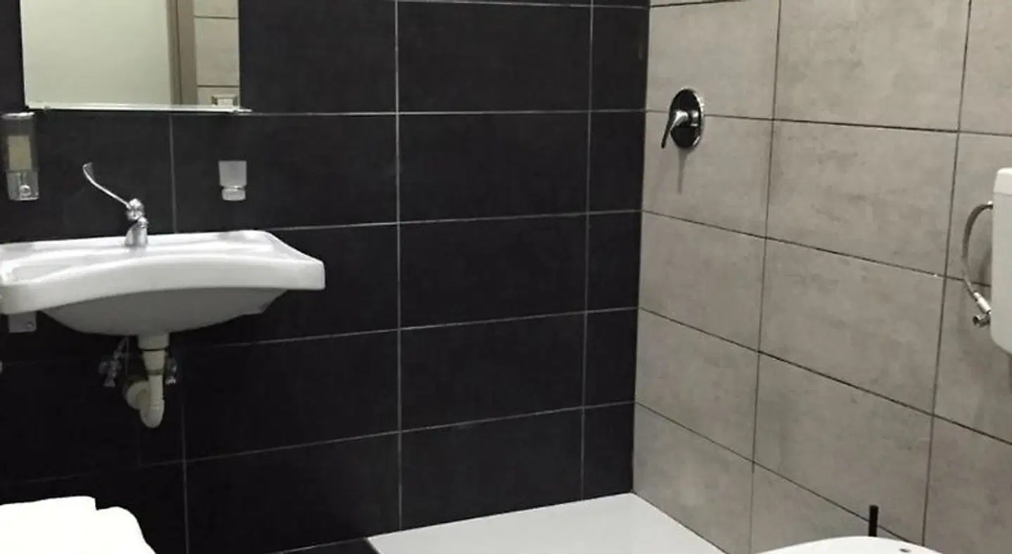 B&B Napoli Binario1 Badezimmer