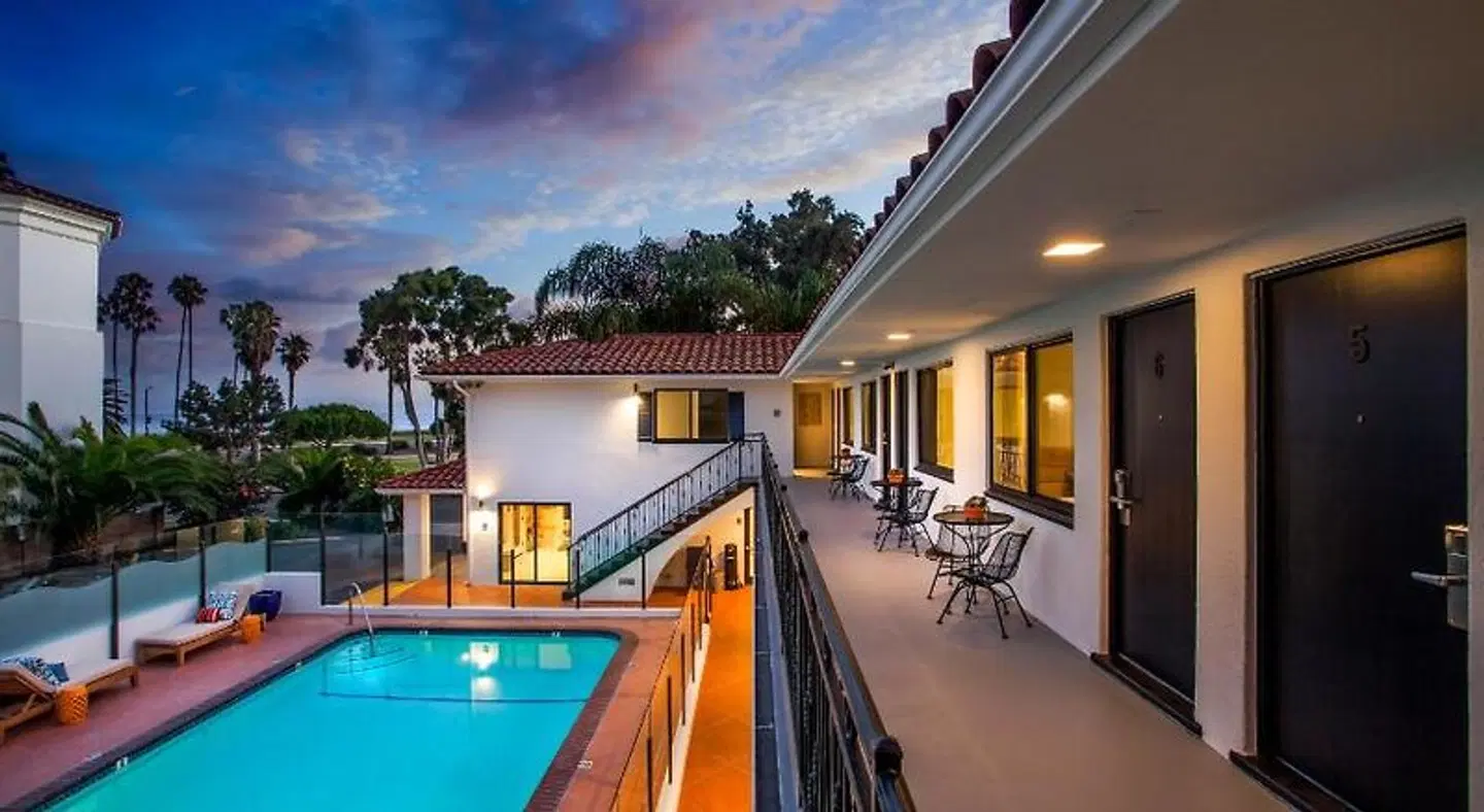 Blue Sands Motel OUTDOOR_POOL