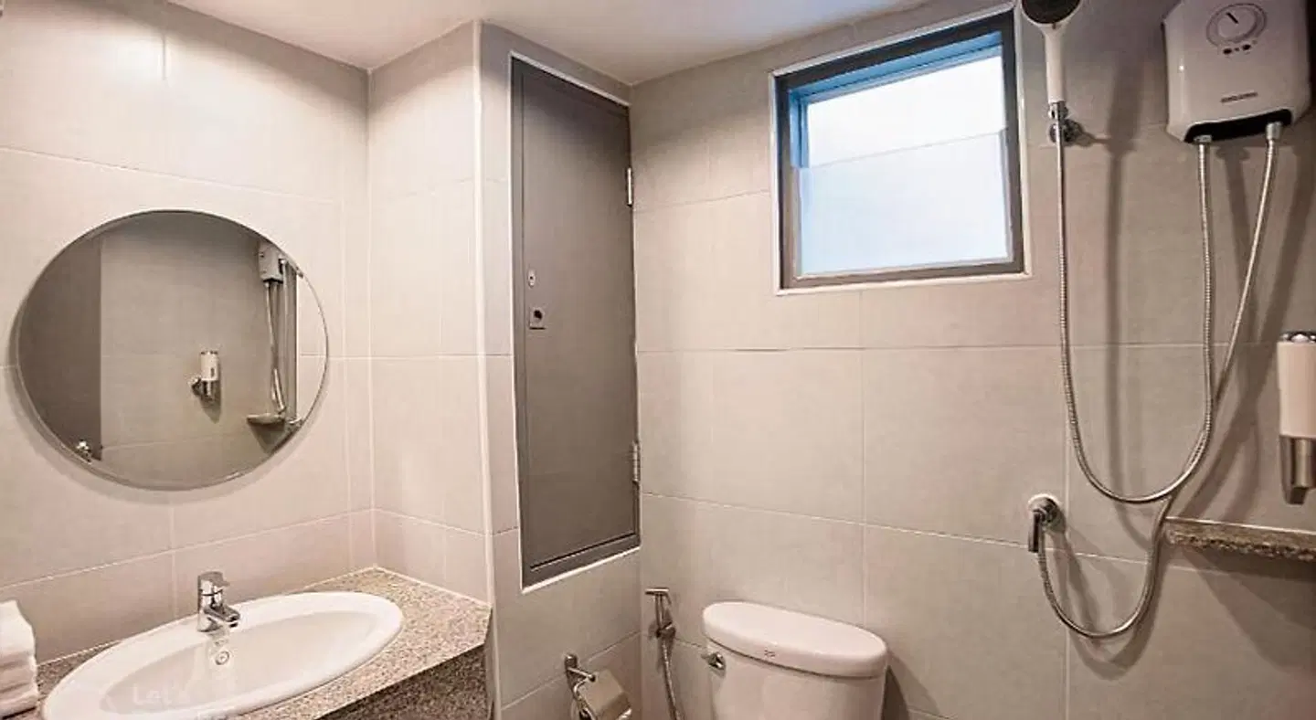 RECENTA EXPRESS PHUKET TOWN Badezimmer