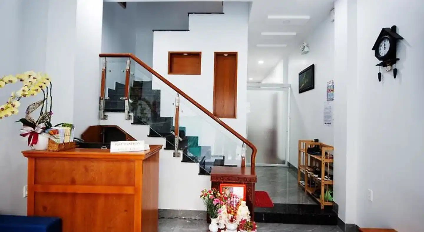 The white guest house Bar