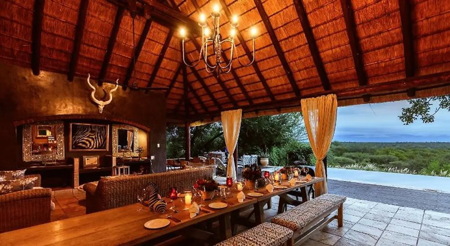Khaya Ndlovu Safari Manor Restaurant