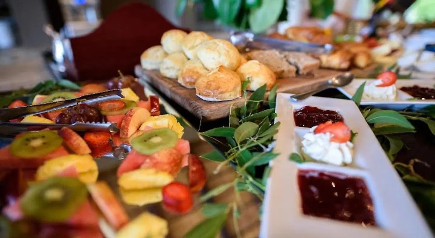 Khaya Ndlovu Safari Manor Restaurant