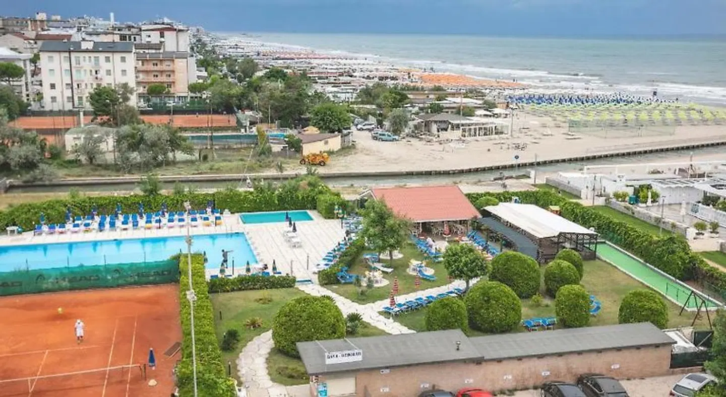 Baya Strand EXTERIOR
