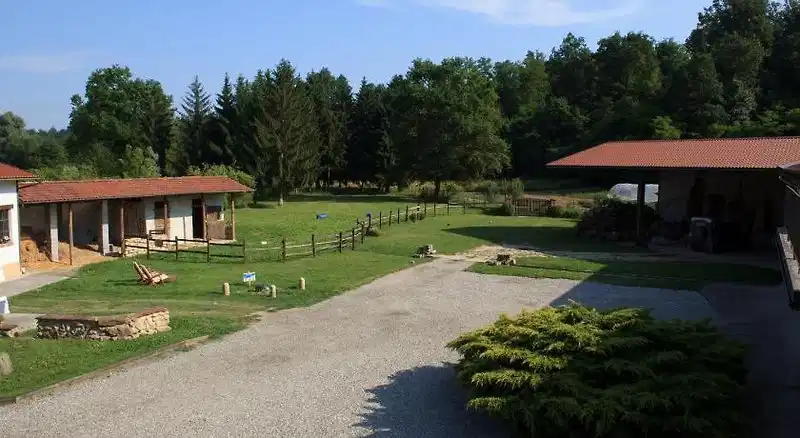 B&B Lo Scudiero — ChIJZ7GdATt0h0cR_zsS8u24x7w,ChIJ9ZIOjhqNh0cRsH08R33mBQM