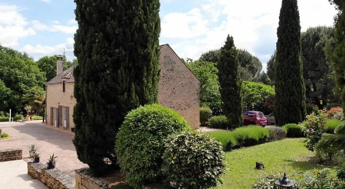 Le Domaine Aubazen LANDSCAPE