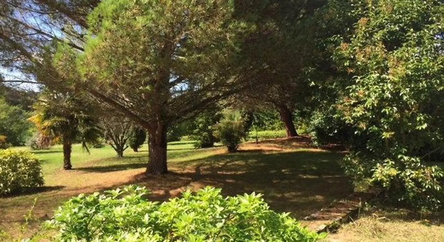 Le Domaine Aubazen Garten