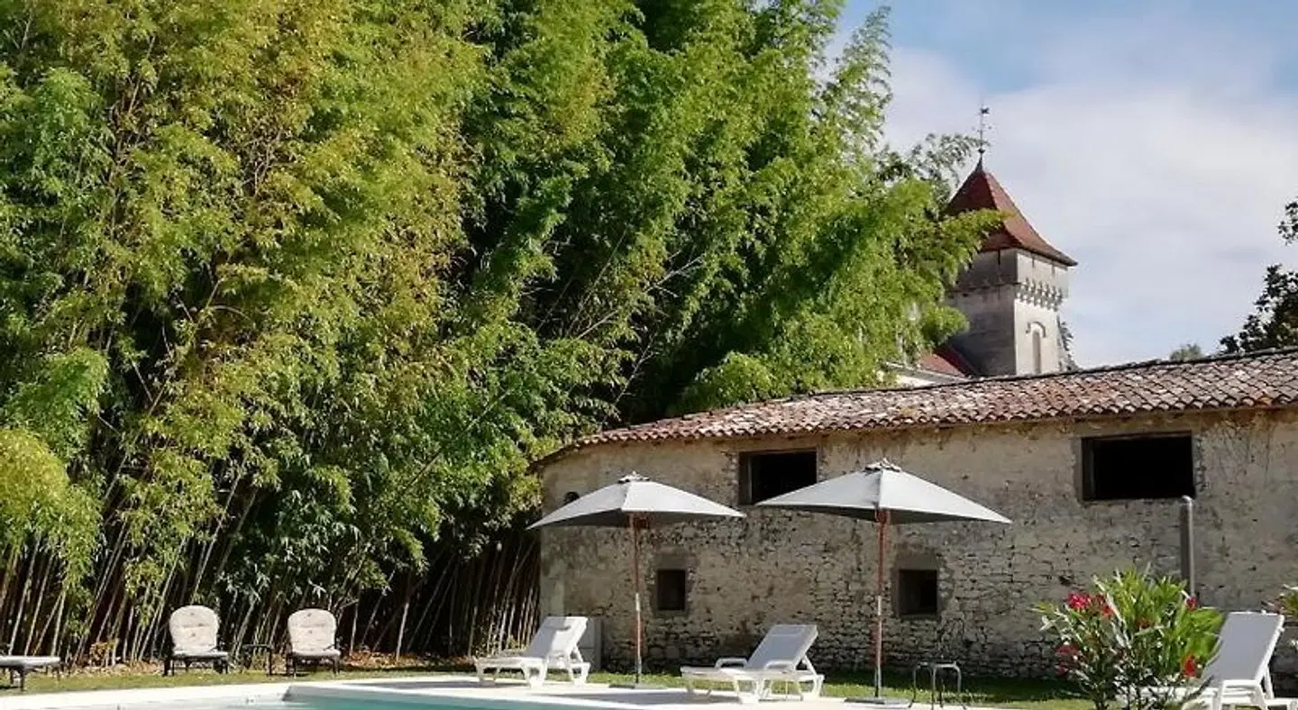 Château des Salles EXTERIOR