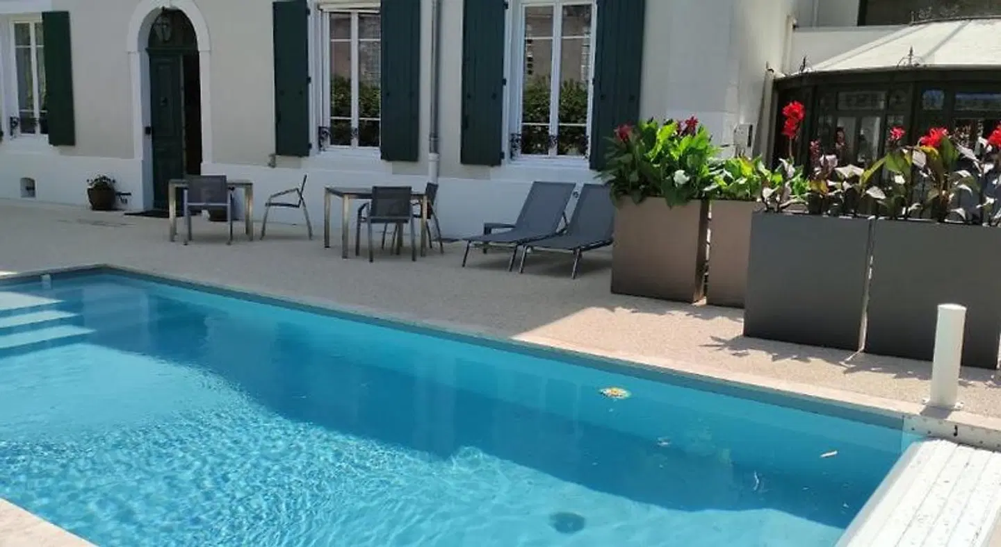 les jardins de la fontaine OUTDOOR_POOL
