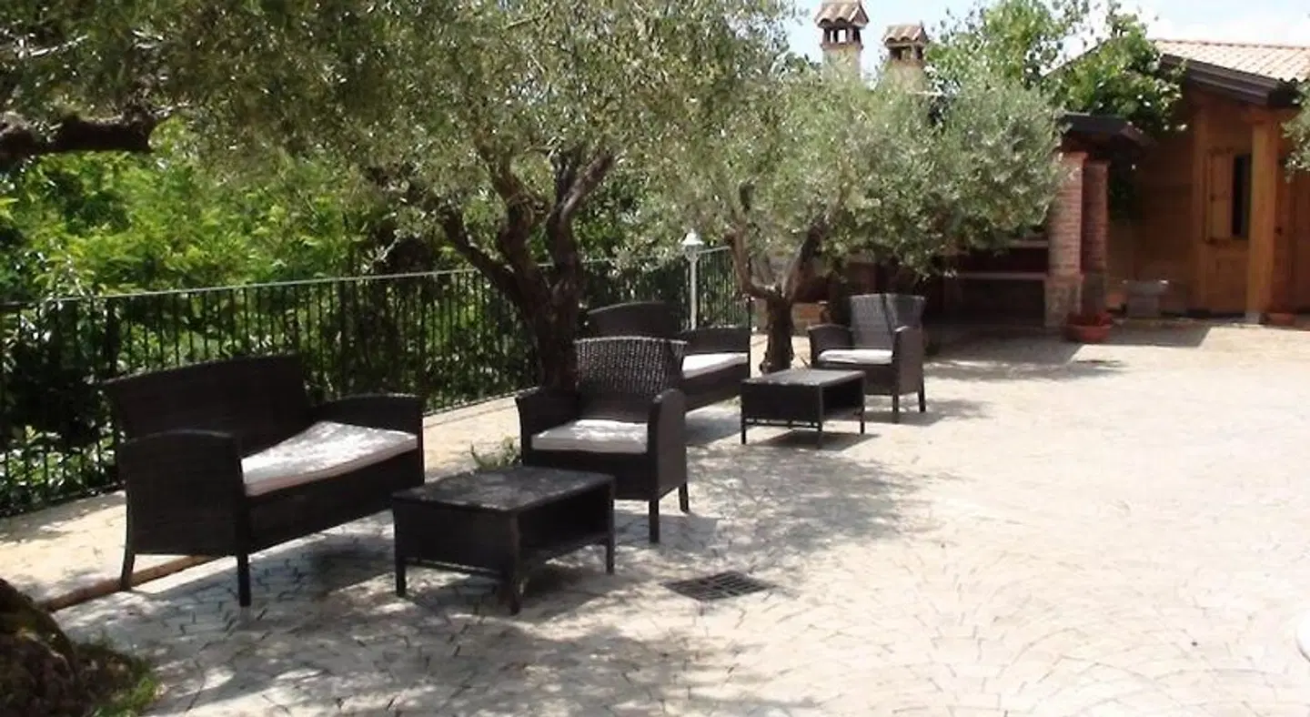 Agriturismo Lo Scoiattolo Terrasse