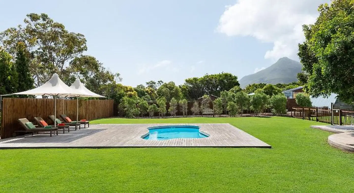 Sunset Splendour Guesthouse OUTDOOR_POOL