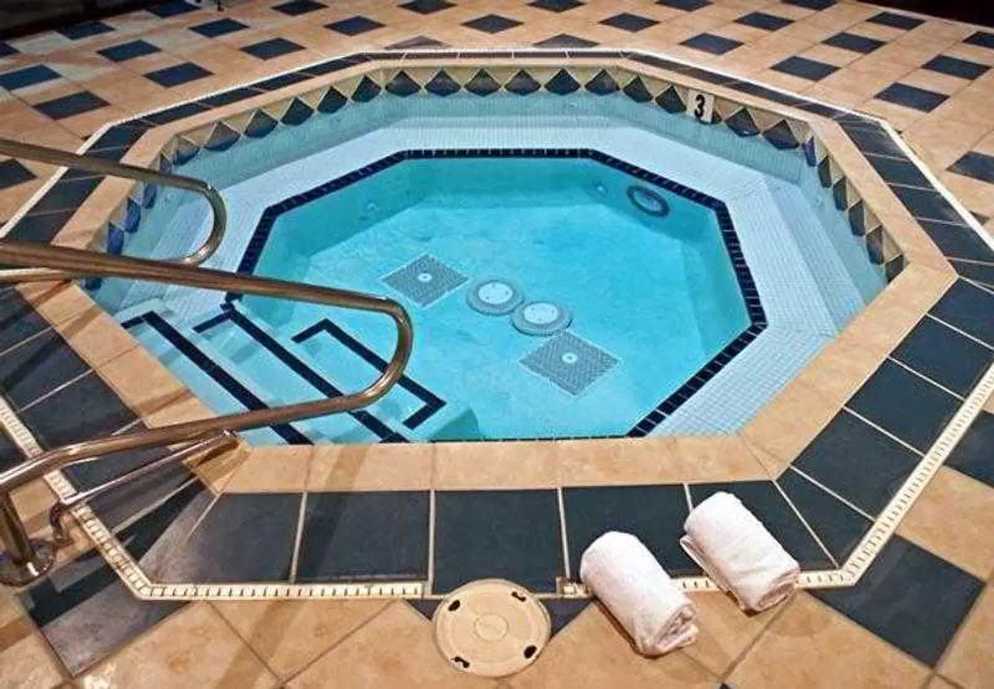 Courtyard by Marriott Atlanta Executive Park/Emory OUTDOOR_POOL