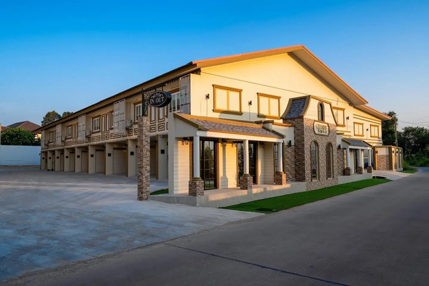 Grandbangsaray EXTERIOR