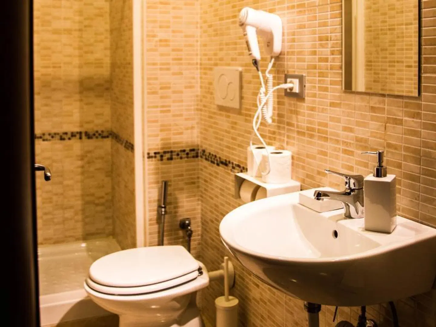 Mosaic Central Guest House Badezimmer