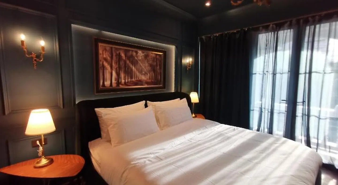 Double Bed Hotel ROOM_EXAMPLE