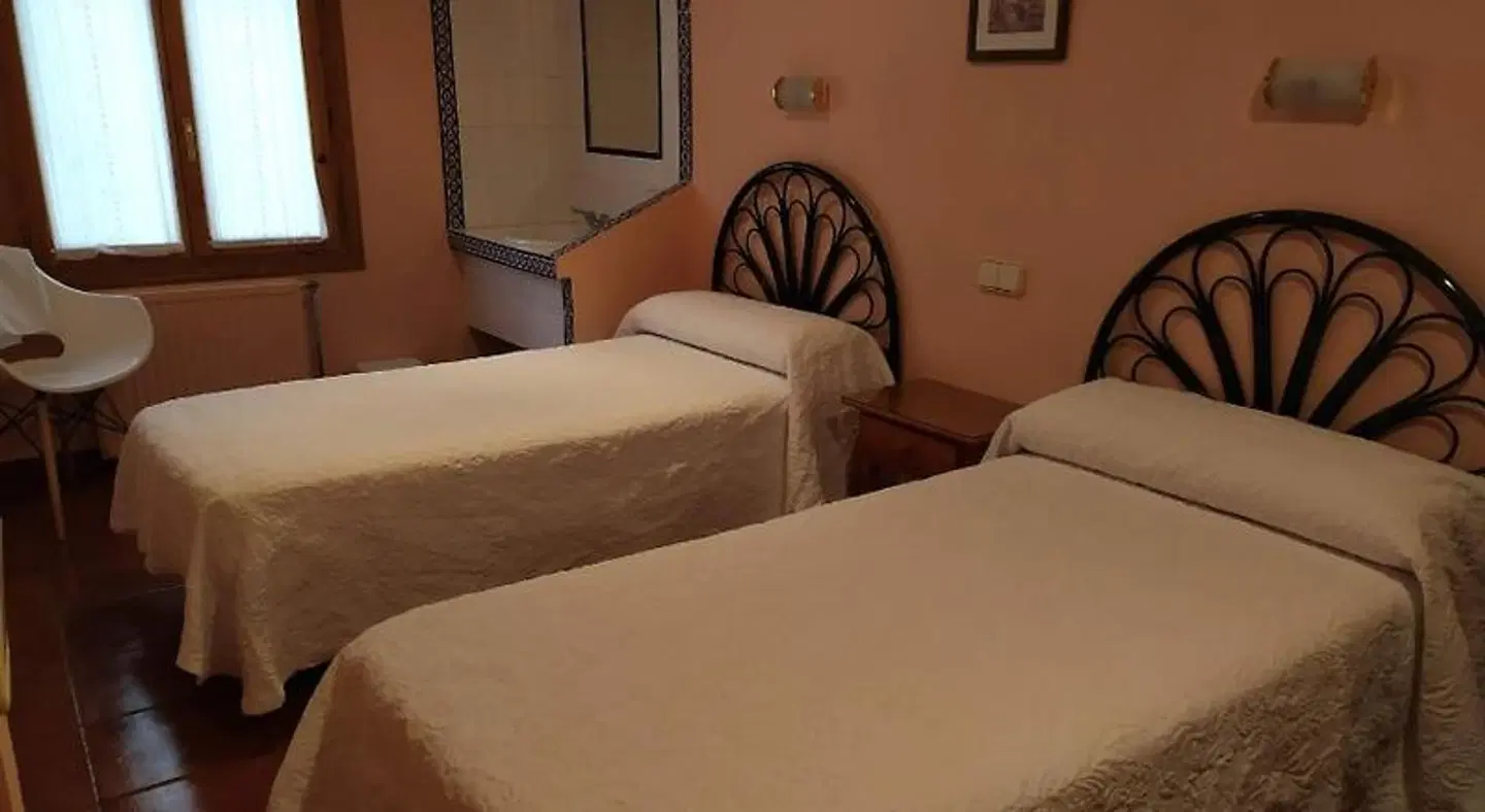 PENSION PENA ROOM_EXAMPLE