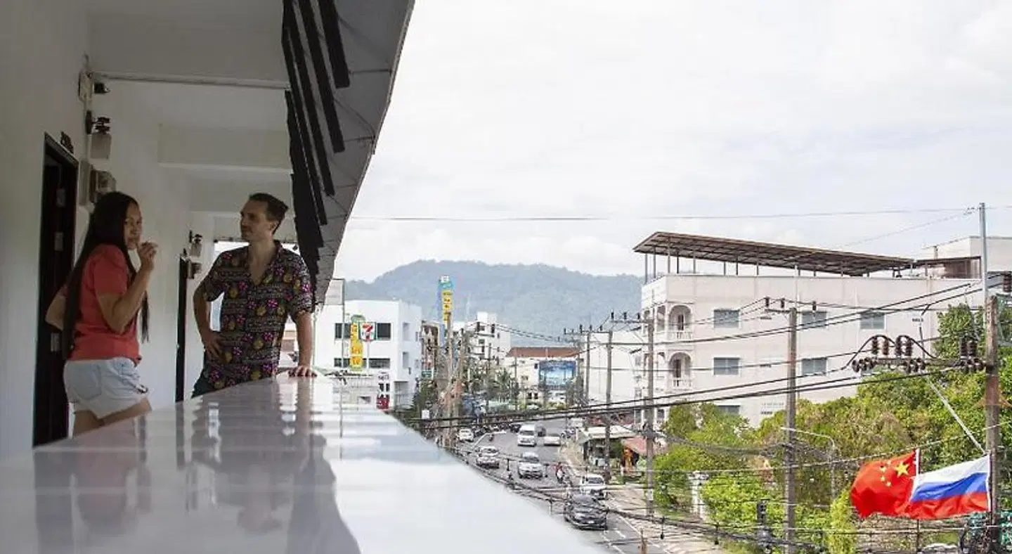 The Auto Place Terrasse